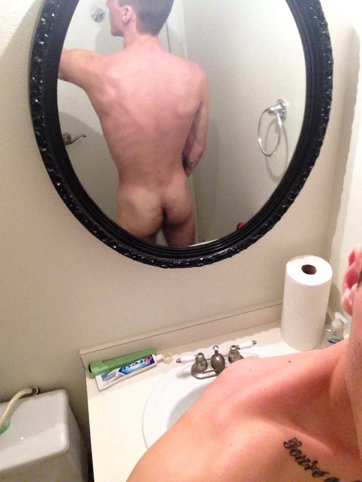 22 y.o. Guy Nude Pictures 